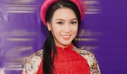 Nhan sắc Y Phụng vẫn khiến triệu người say đắm